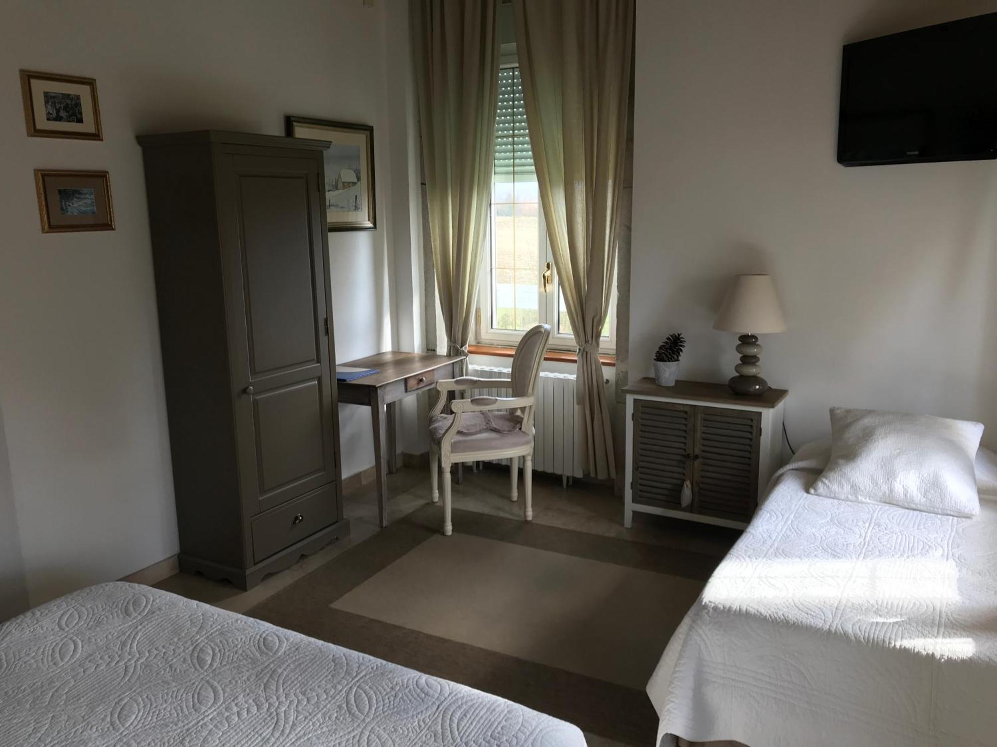 Domaine Du Manoir Panzió Les Avenières Kültér fotó